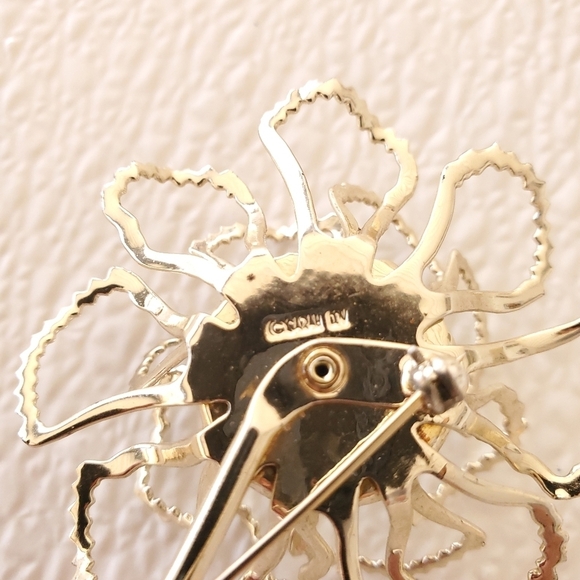 Vintage Sarah Coventry Allusion Flower Aurora Borealis Brooch Pin - Picture 4 of 5